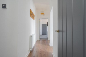 Spacious 3 bed flat- Free parking Edinburgh & Fife